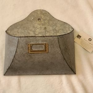 Metal Envelope Decocrated Winter 2019
